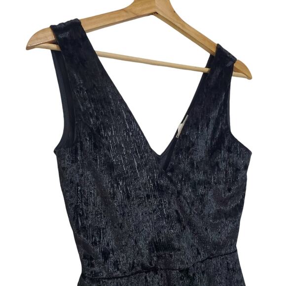 Belinda | Textured Patterned Soft Velour Fit and Flare V-Neck Dress - Picture 2 of 7